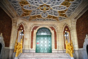 Museum of Applied arts with its Zsolnay majolica tiles - entrance 